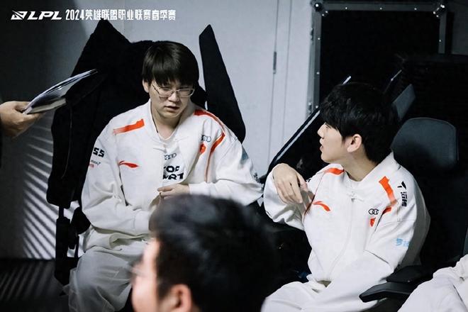 据支持与稳 据支持与稳